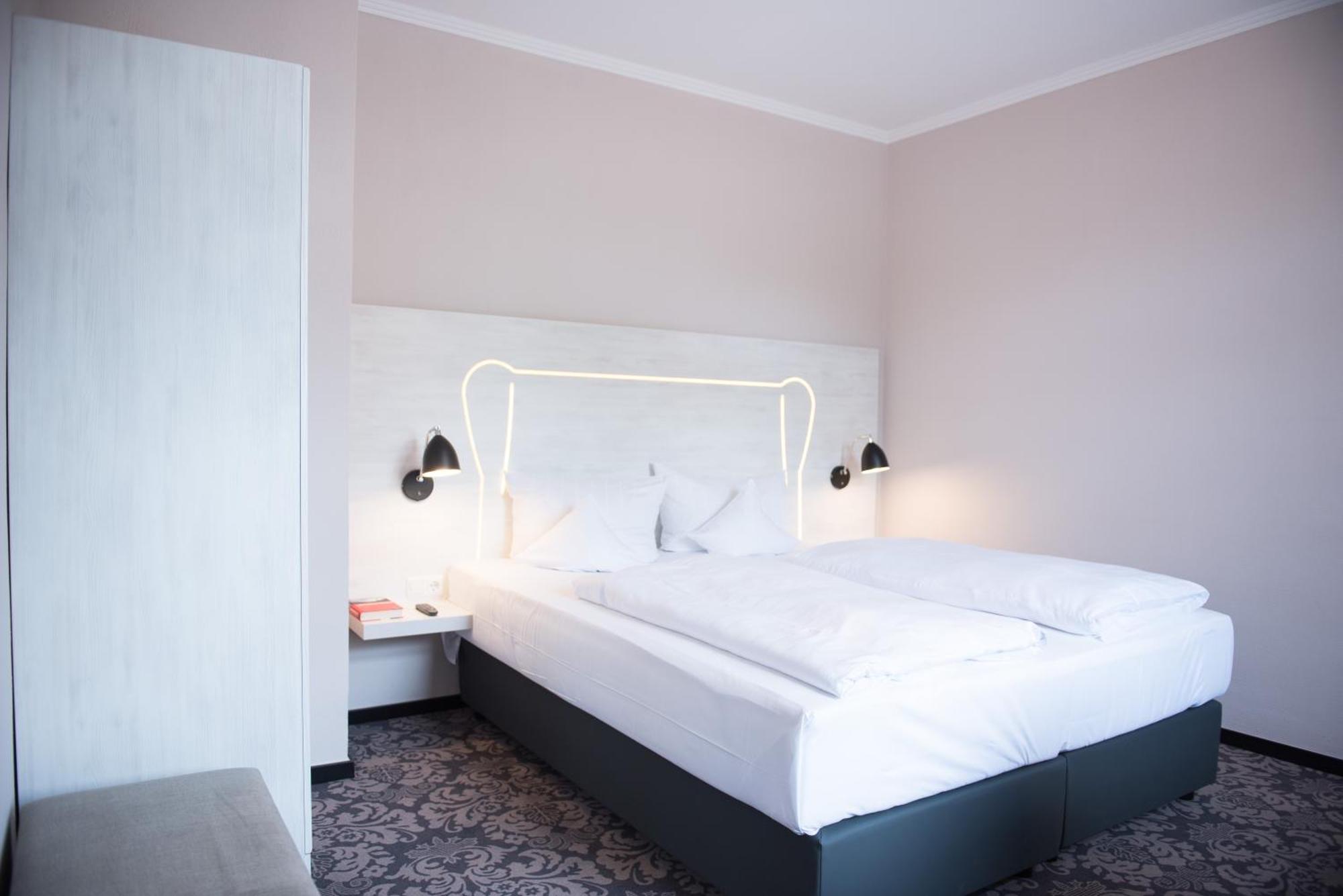 Parkhotel Schillerhain Kirchheimbolanden Chambre photo