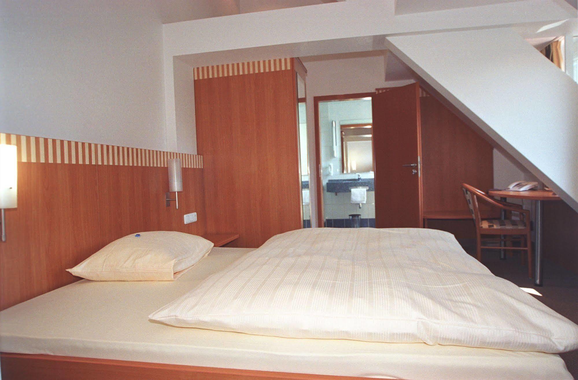 Parkhotel Schillerhain Kirchheimbolanden Extérieur photo